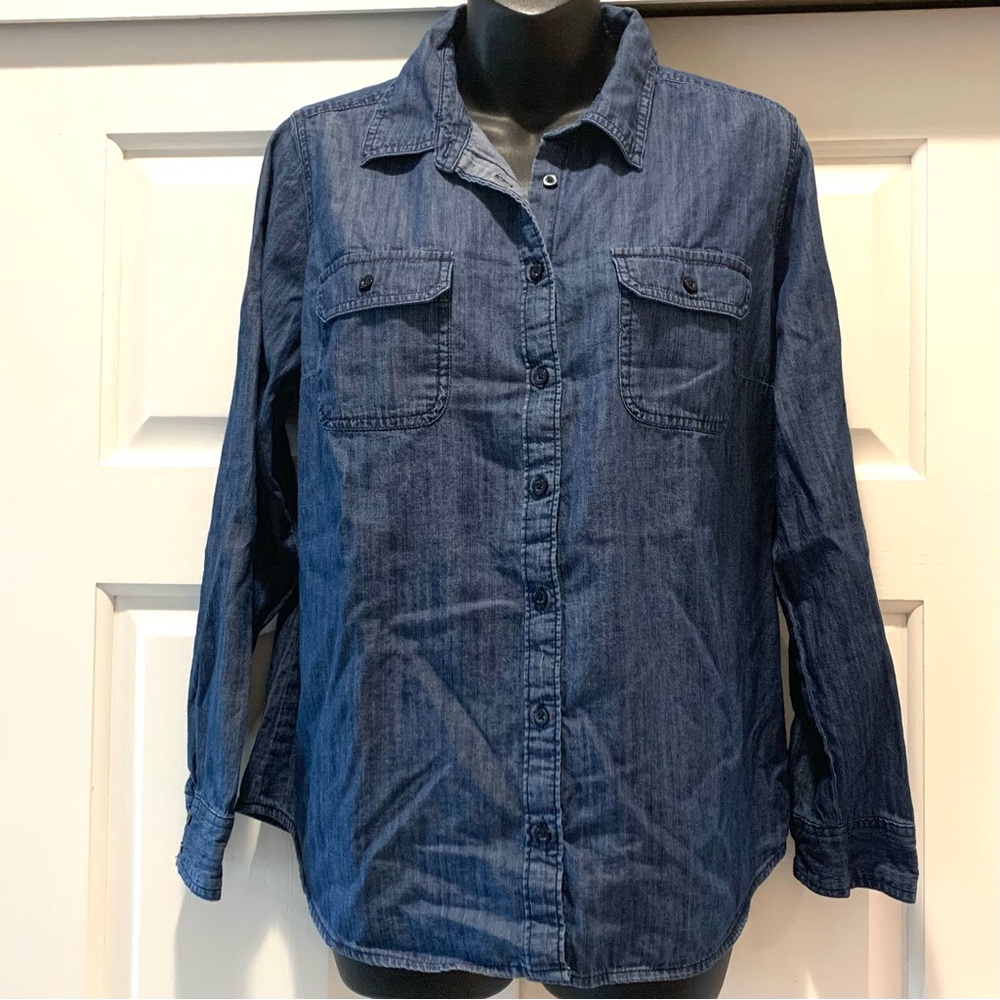 St. John's Bay Blue lightweight 100% cotton long sleeve button Denim Shirt, PL